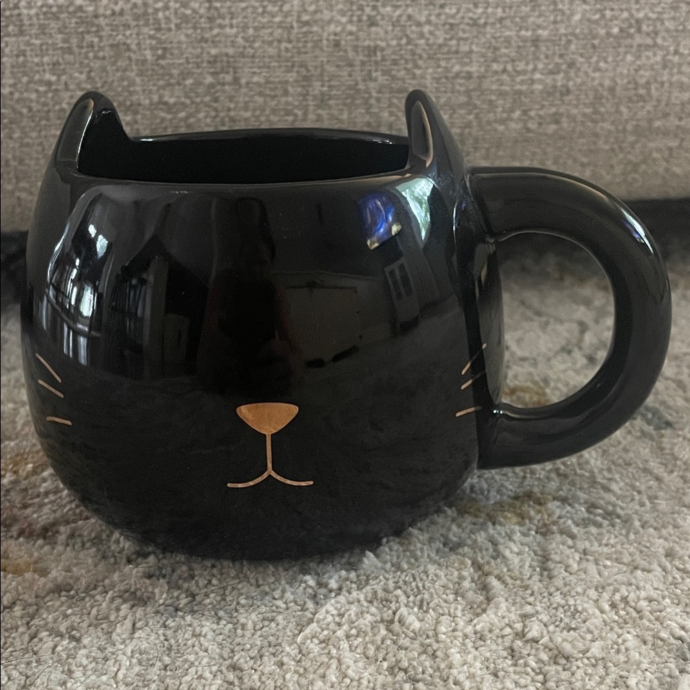 Black Cat-Shaped Ceramic Mug